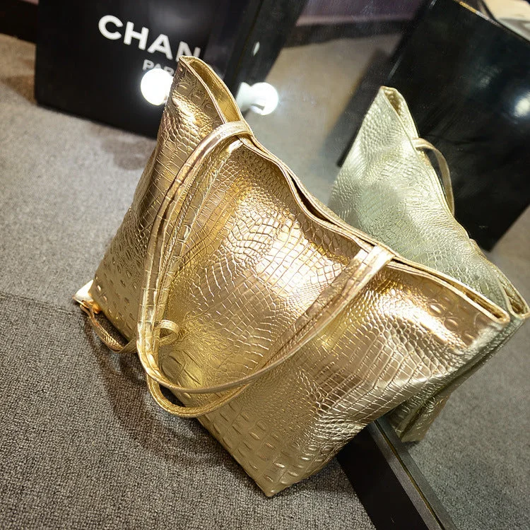 Quilted handle bags with stylish textured finish -Alibaba Wholesale bolsos de mujer carteras Fashion Cheap large tote bag Golden Crocodile Ladies Purse Women Hand Bag